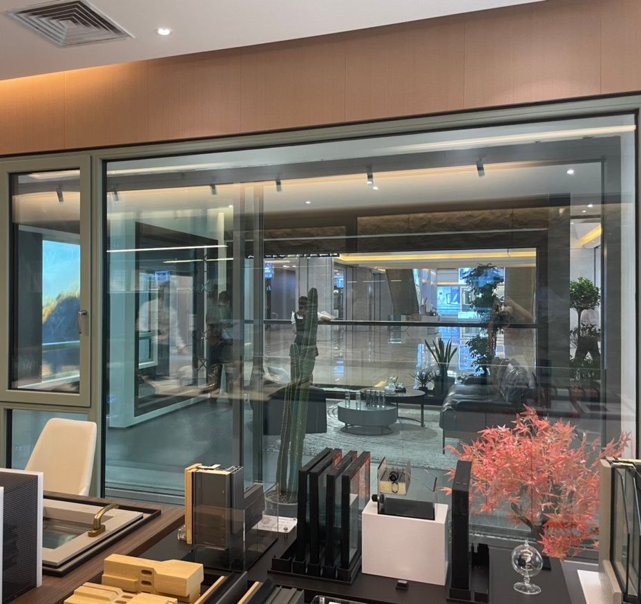 Energy Efficient Wood-Aluminum Composite Windows with Double Glazing Low-E Glass for House