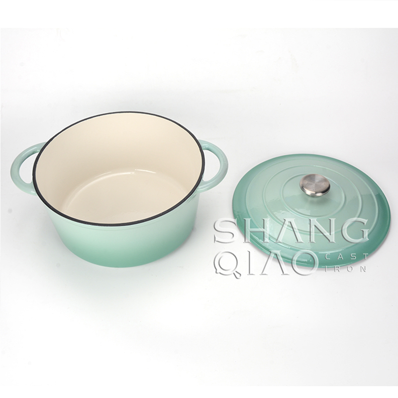 Эмалированная чугунная кастрюля-казан