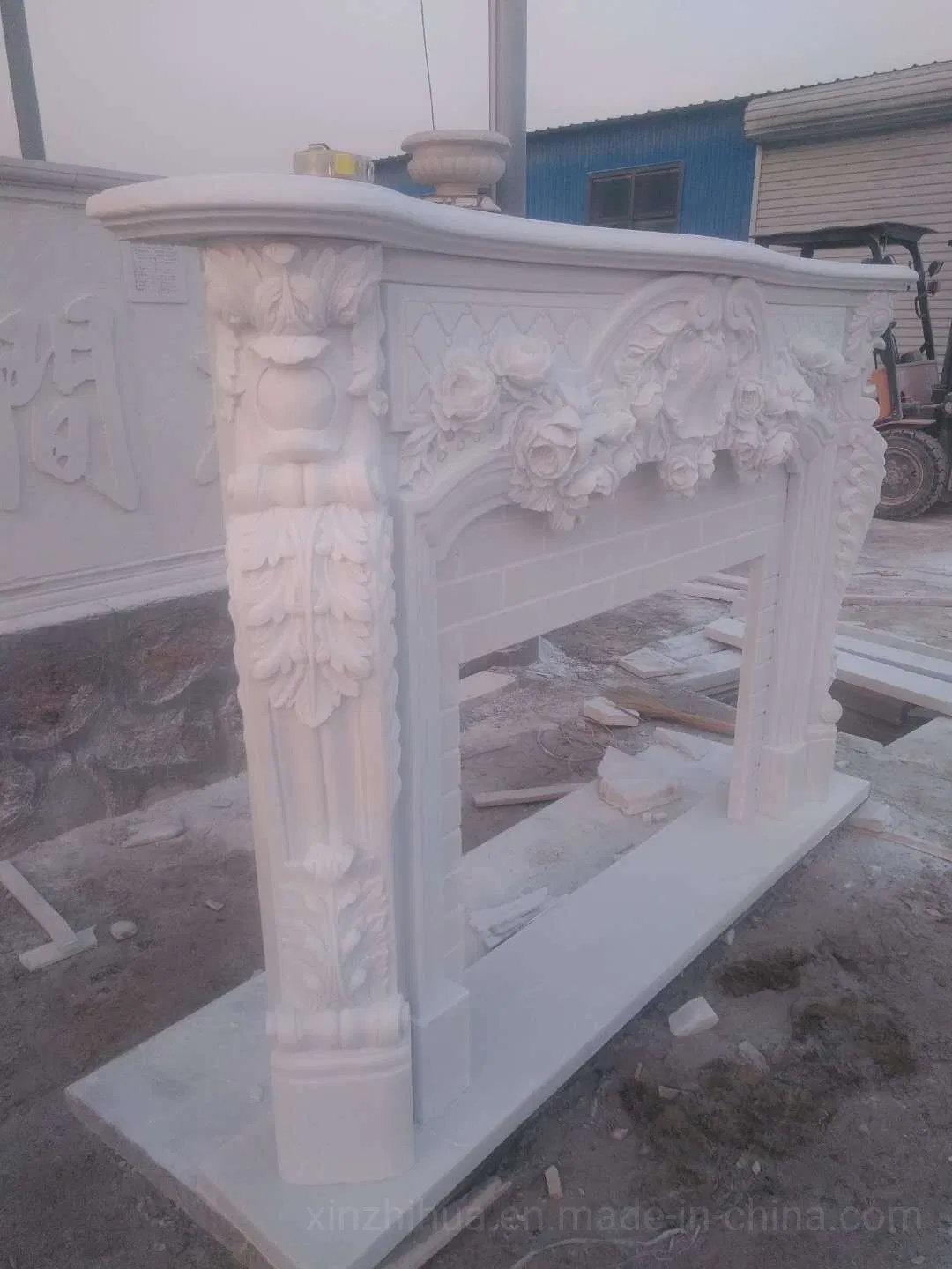 American Style Home/Decorative Hand/Carved Stone Mantel White Carrara Marble Fireplace
