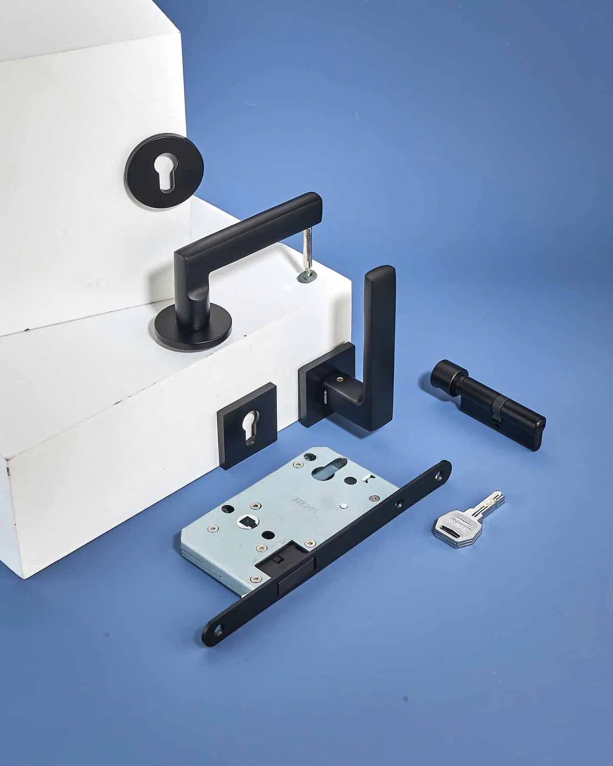 Premium Heavy-Duty Door Lock with Elegant Design Features