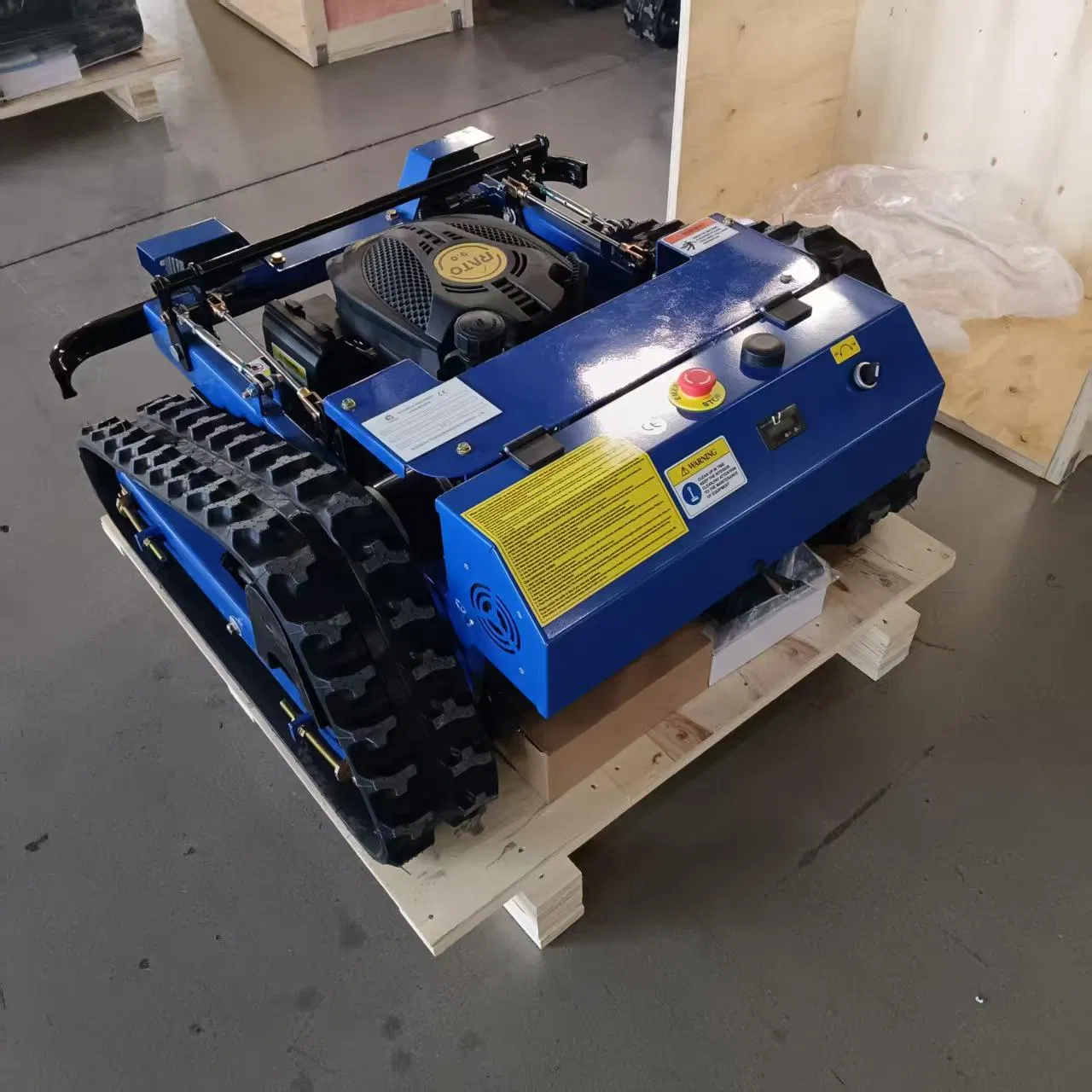 Робот-газонокосилка с GPS и пультом ДУ