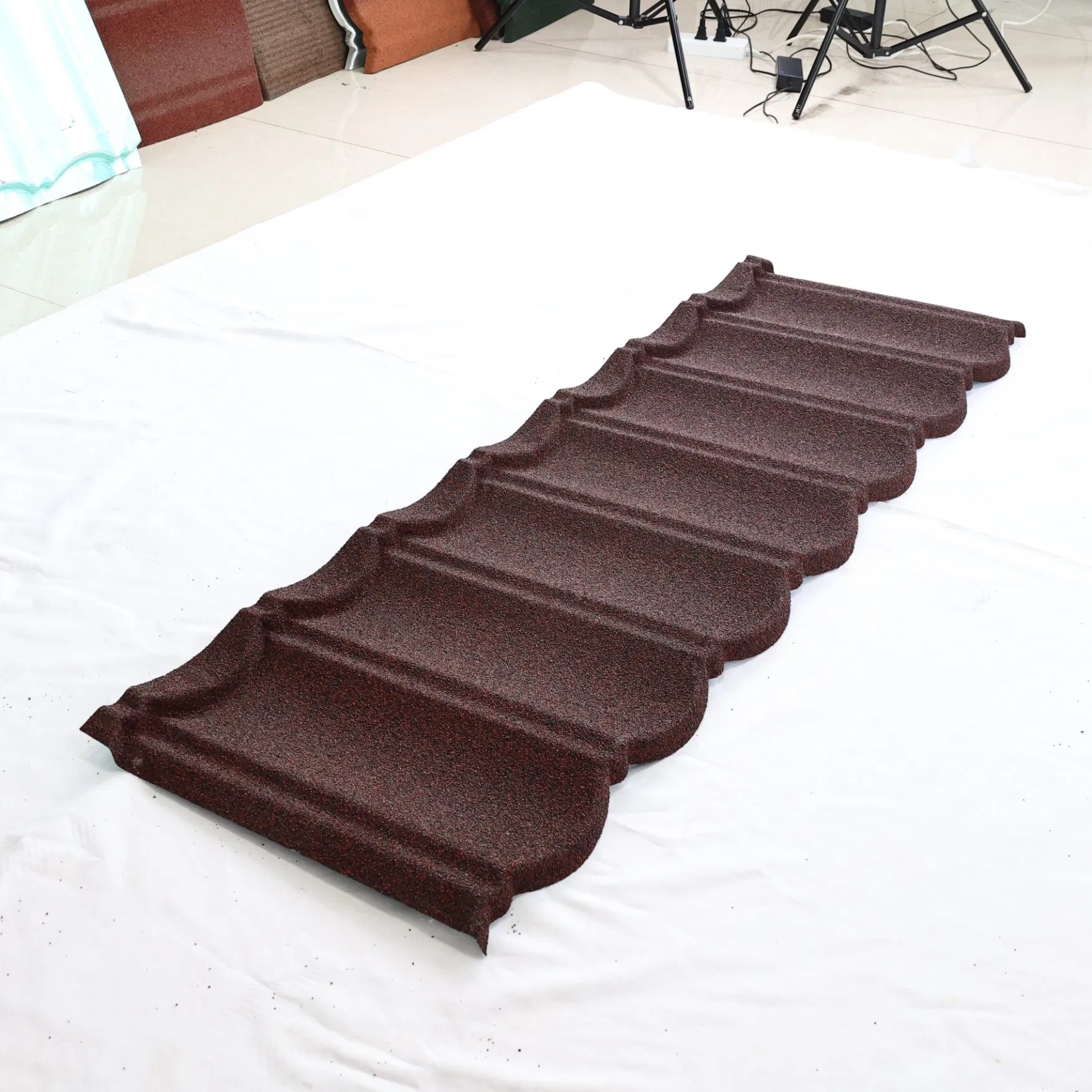 Colorful Stone Chips Coated Metal Roofing Tiles for Decoration