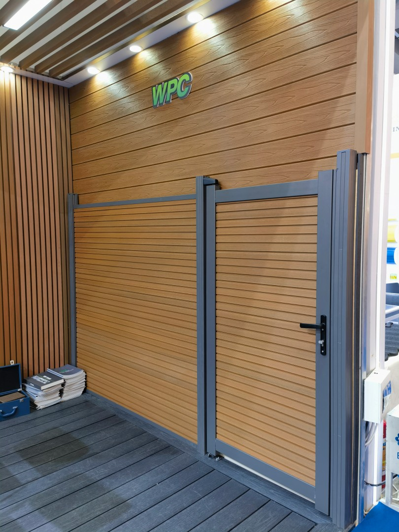 Modern WPC Fence with Antrazit Frame for Garden Decoration, Backyard Privacy, and Residential Outdoor Fencing