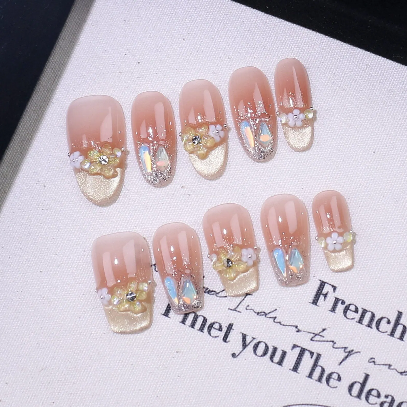 Luxury Handmade High Quality Press-on Fake Nails Manicure Set for Women Fashion Accessories