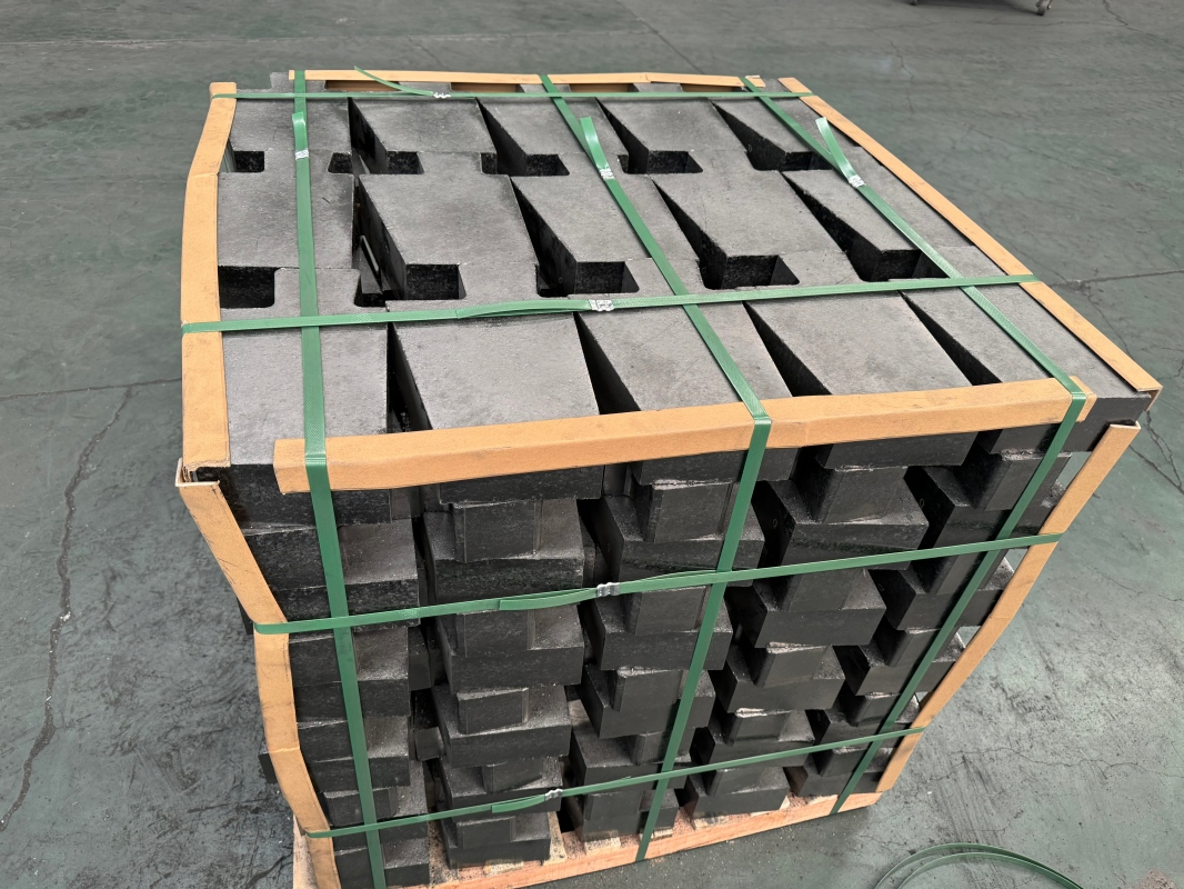 Огнеупорный кирпич из нитрид-связанного карбида кремния