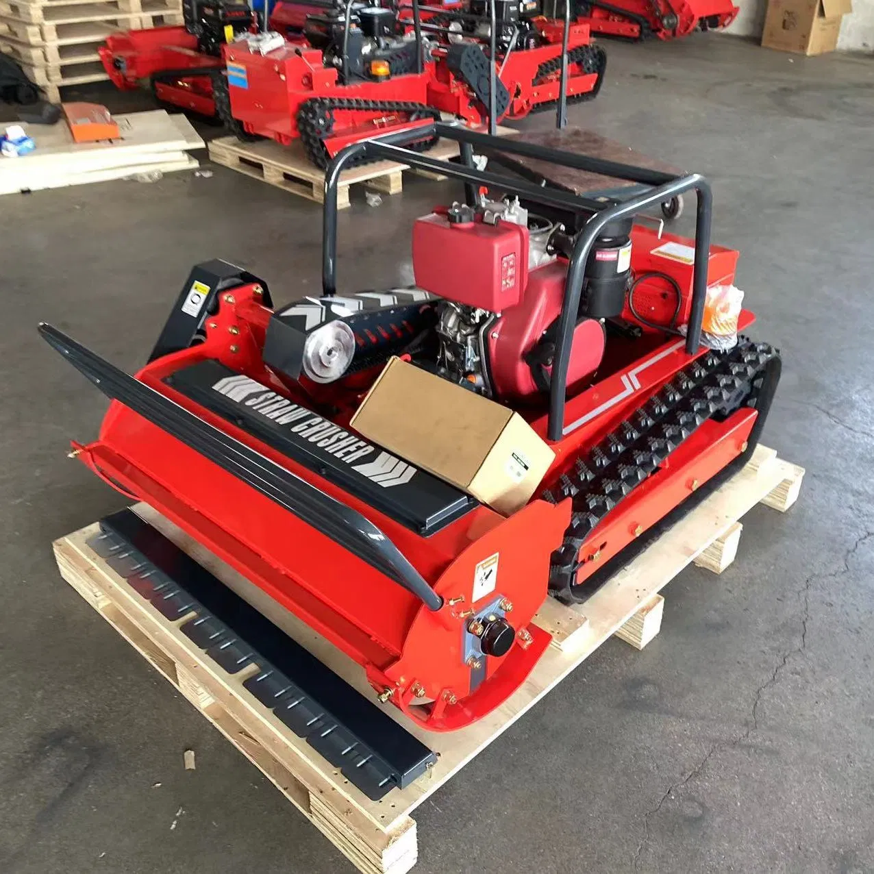 Бензиновый робот-газонокосилка с дистанционным управлением