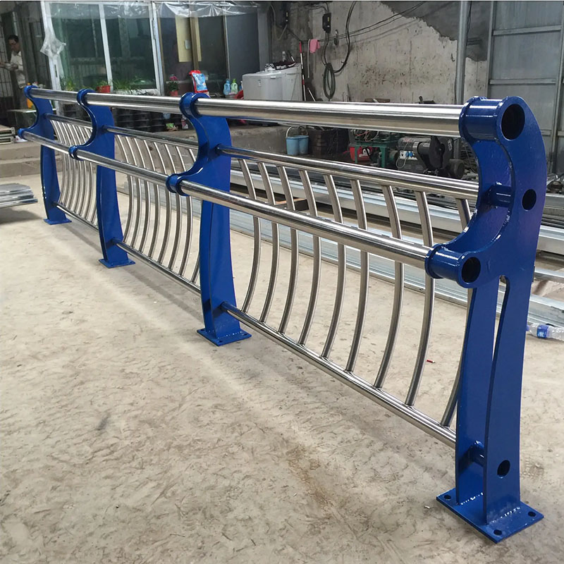 Metal Barrier Hot Dipped Galvanized Bridge Guardrails Road Fence Made in China