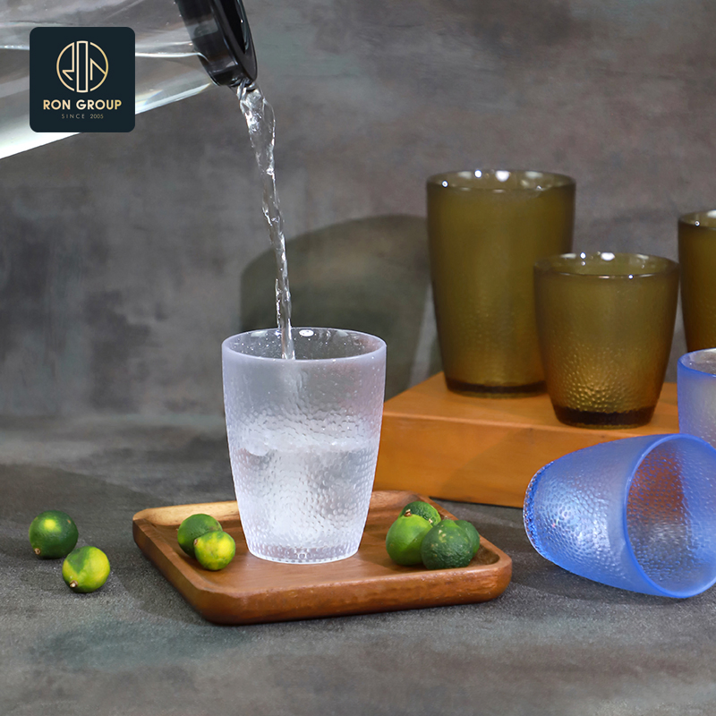 Eye-Catching Big Volume Cups for Cafes and Dining