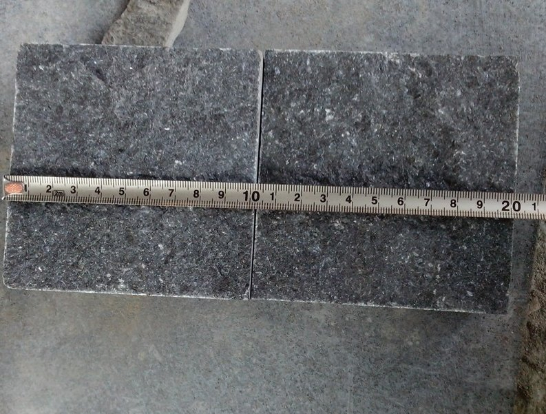 China Black Granite Basalt Cube Stone Cobbles Price for Outdoor Paving