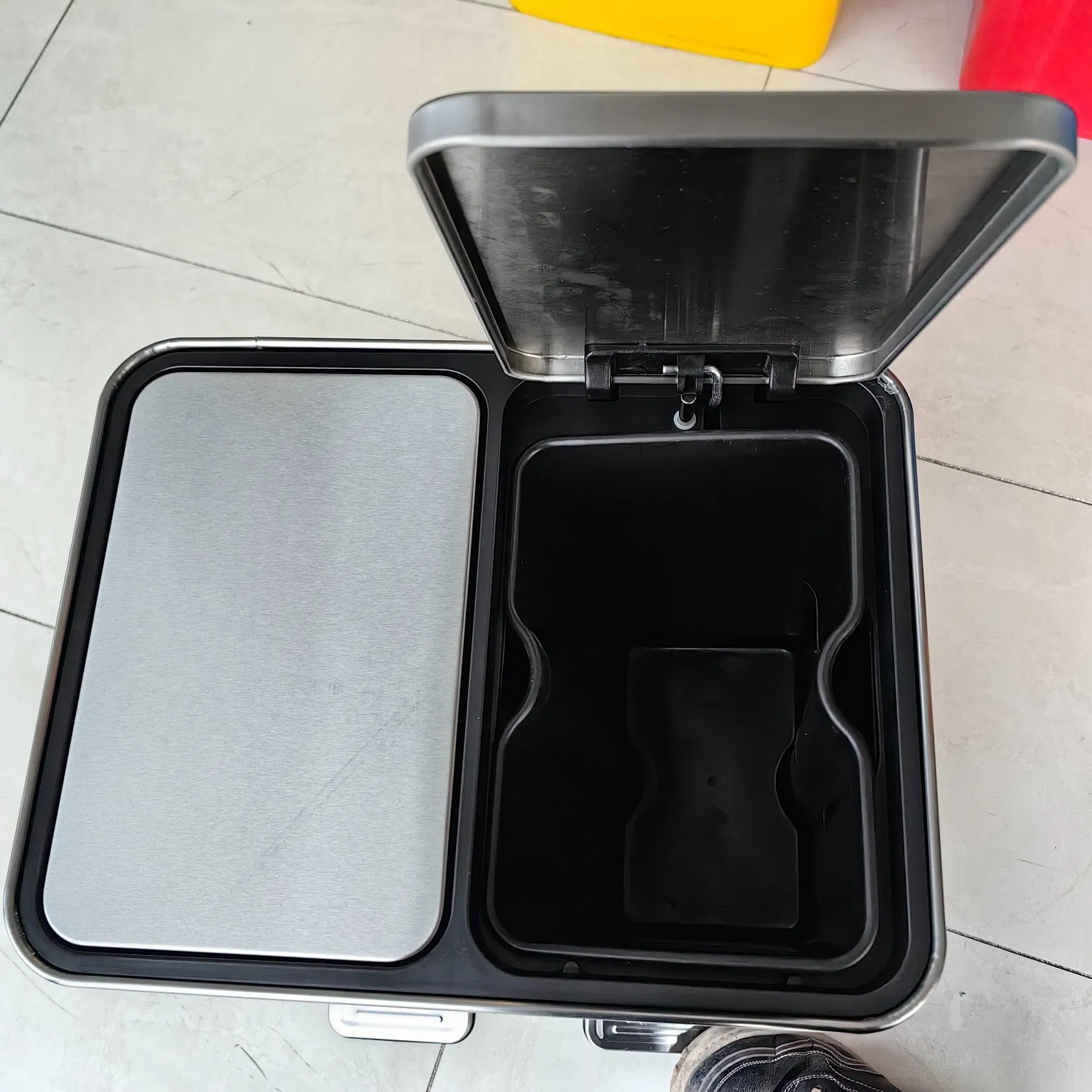 Ножная мусорная корзина из нержавеющей стали, 18 л