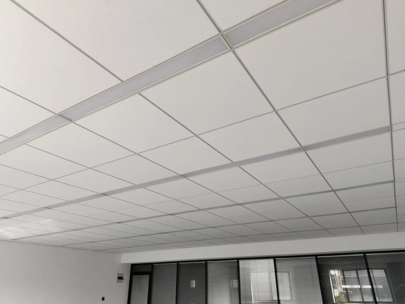 Non-Combustible Sound Absorbing Material Acoustic Fiberglass Insulated Ceiling Panels Made in China