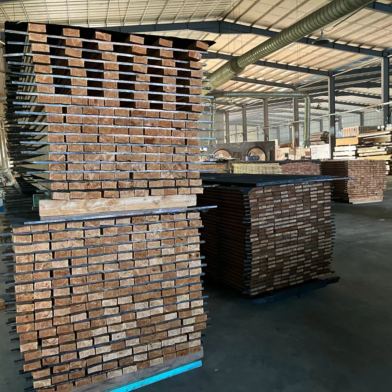 Heat Treated Wood Thermowood Knots Grade Spruce Rough Sawn Timber