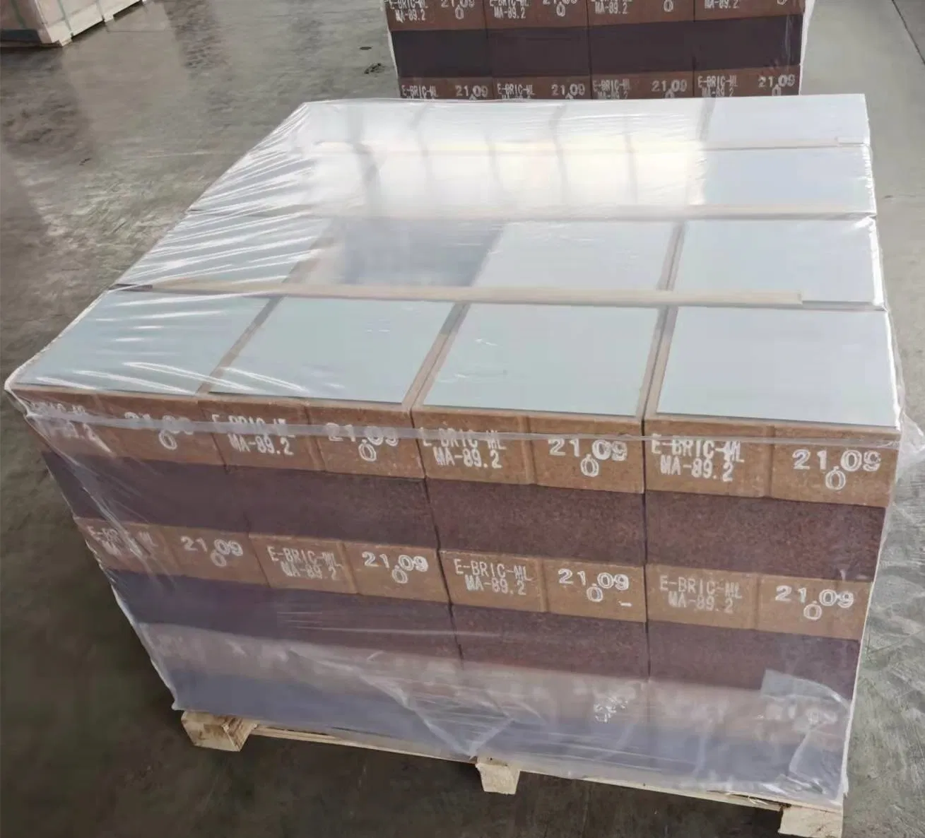 Магнезито-глиноземистый кирпич LTC для печей