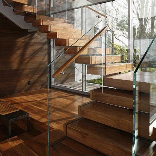 Customizable Single Beam Floating Staircase with Solid Wood Steps Space-Saving Design for Homes and Offices Steel Material
