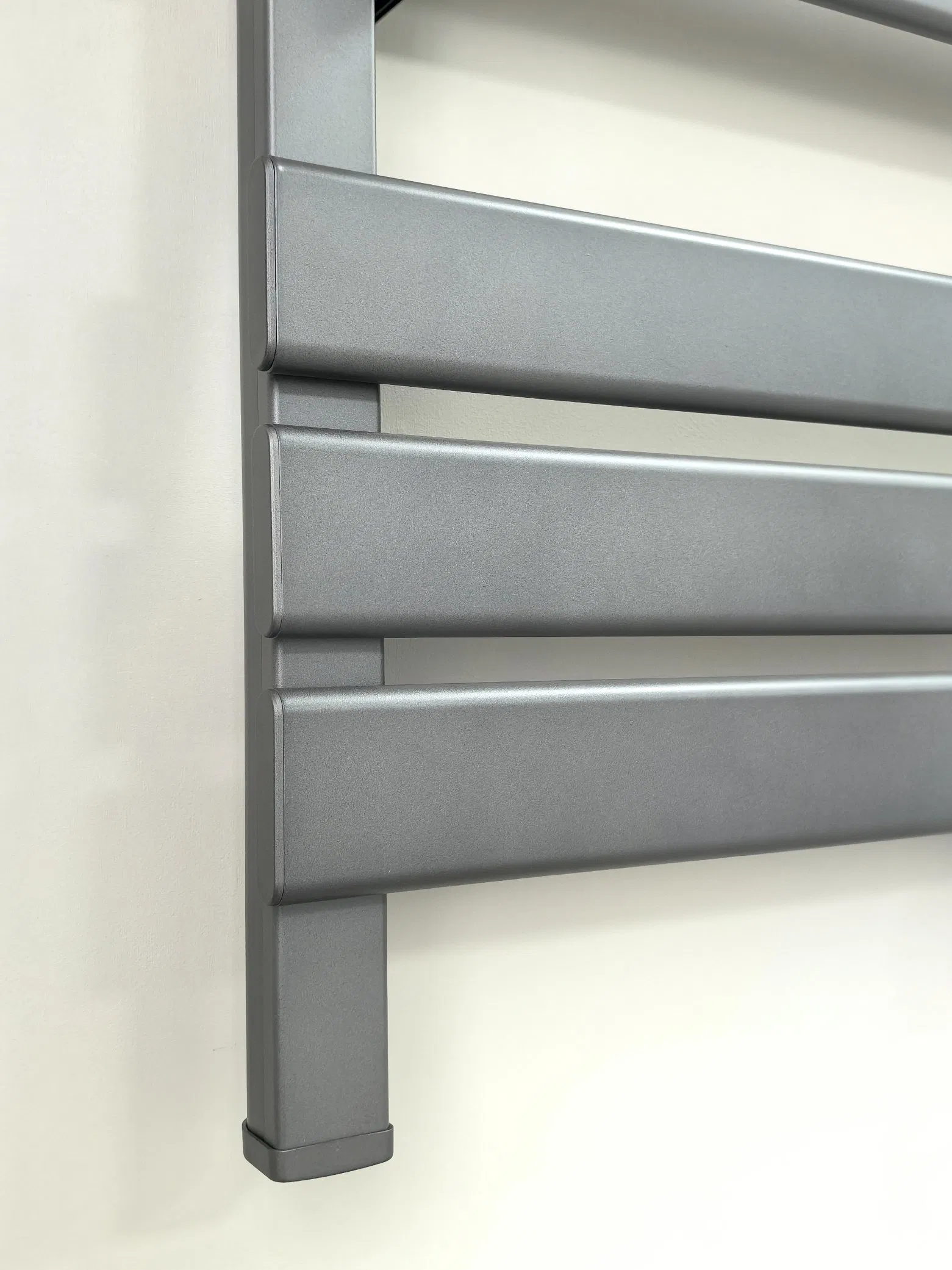 Popular Model in Spain Heated Towel Rack Towel Radder 200W 2 in 1