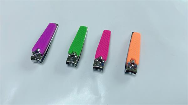 Manufacturer Professional Clip Nail Clipper Cutter with Detachable Silicone Cover and File for Beauty Gifts