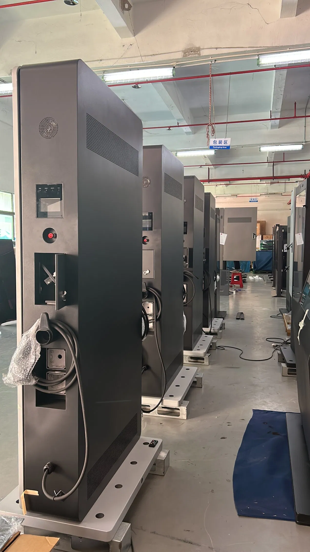 Dedi 55 Inch Outdoor Advertising LCD Digital Display Screens with Electric Car Charging Station