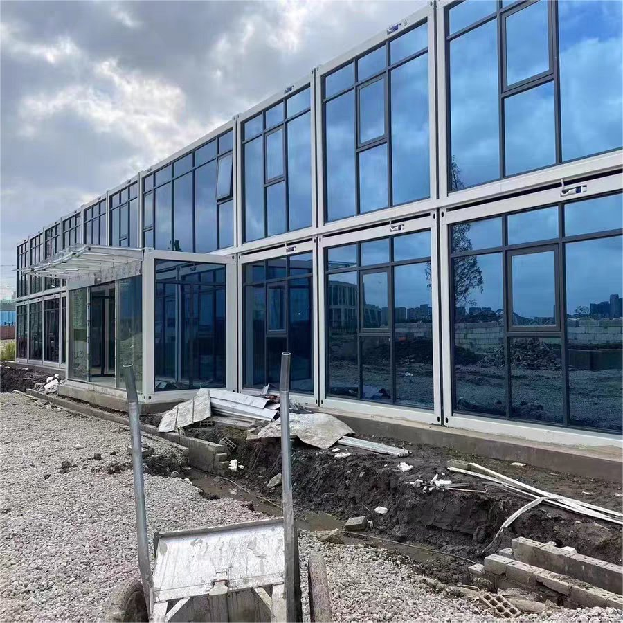 Luxury Well Designed Prefabricated Glass Facade Office Building Container Prefab Pod House
