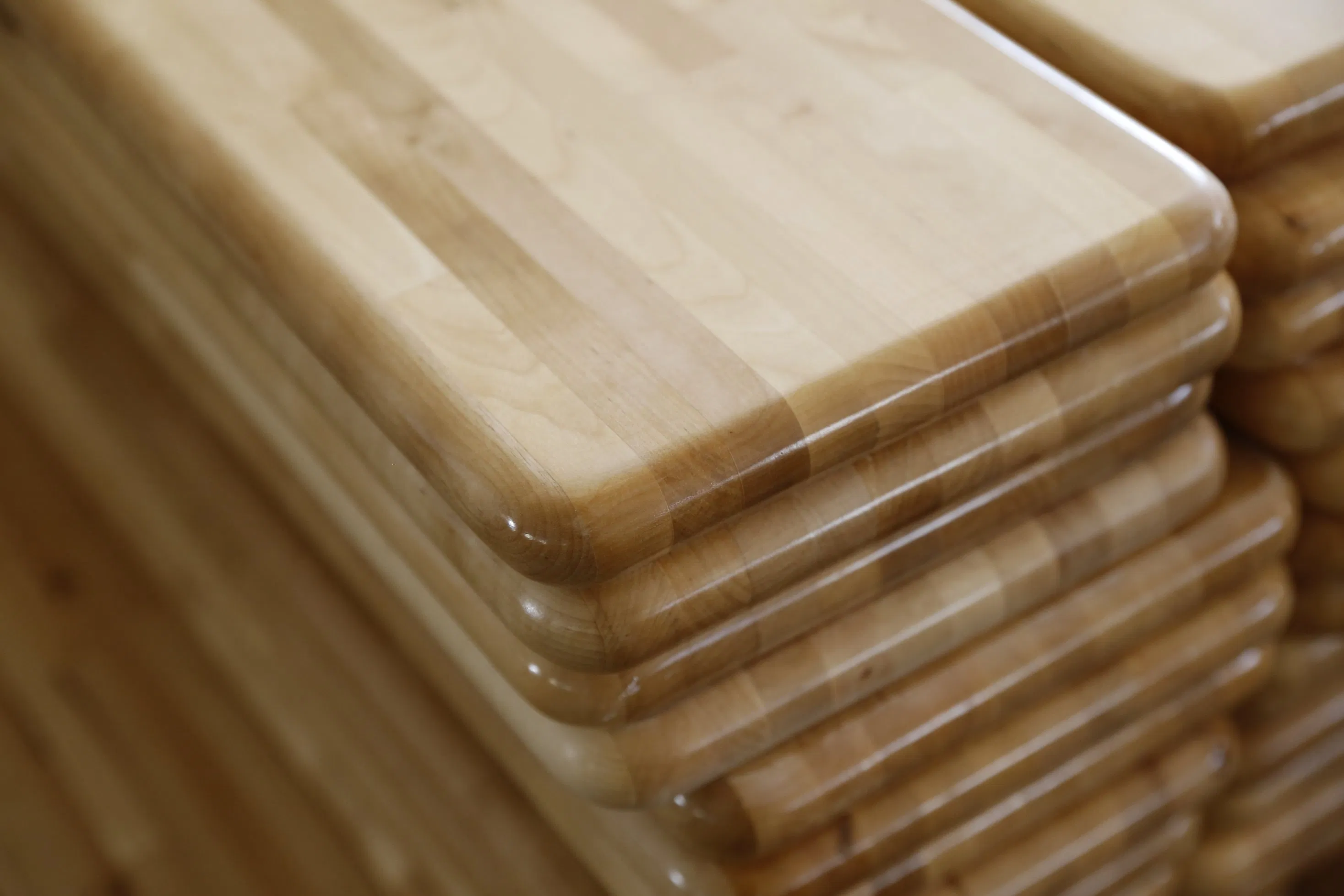 Fine-Polished Solid Wood Worktop, Water-Based Finish, Lab &amp; Home Use