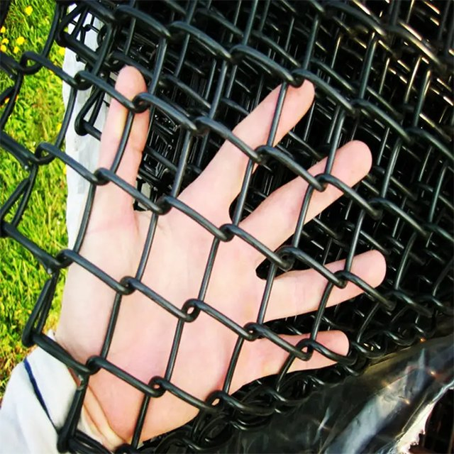 Wholesale Used 6FT Black Animal Weaving Chain Link Fence and Poles 100 Meter Roll