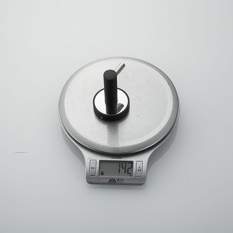 High Quality Bathroom Accessories Black Zinc Alloy Hanger for Elegant Bathroom Spaces