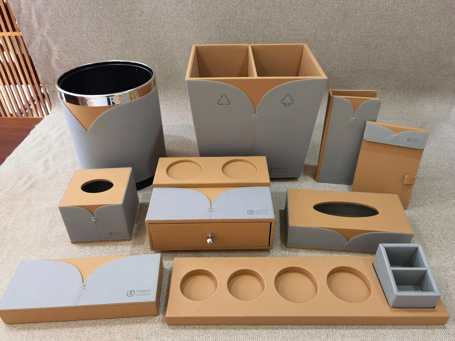 Guest Room PU Leather Remote Control Holder Tray Menu Dictionary Accessories Products Trash Can for Hotel and Restaurant