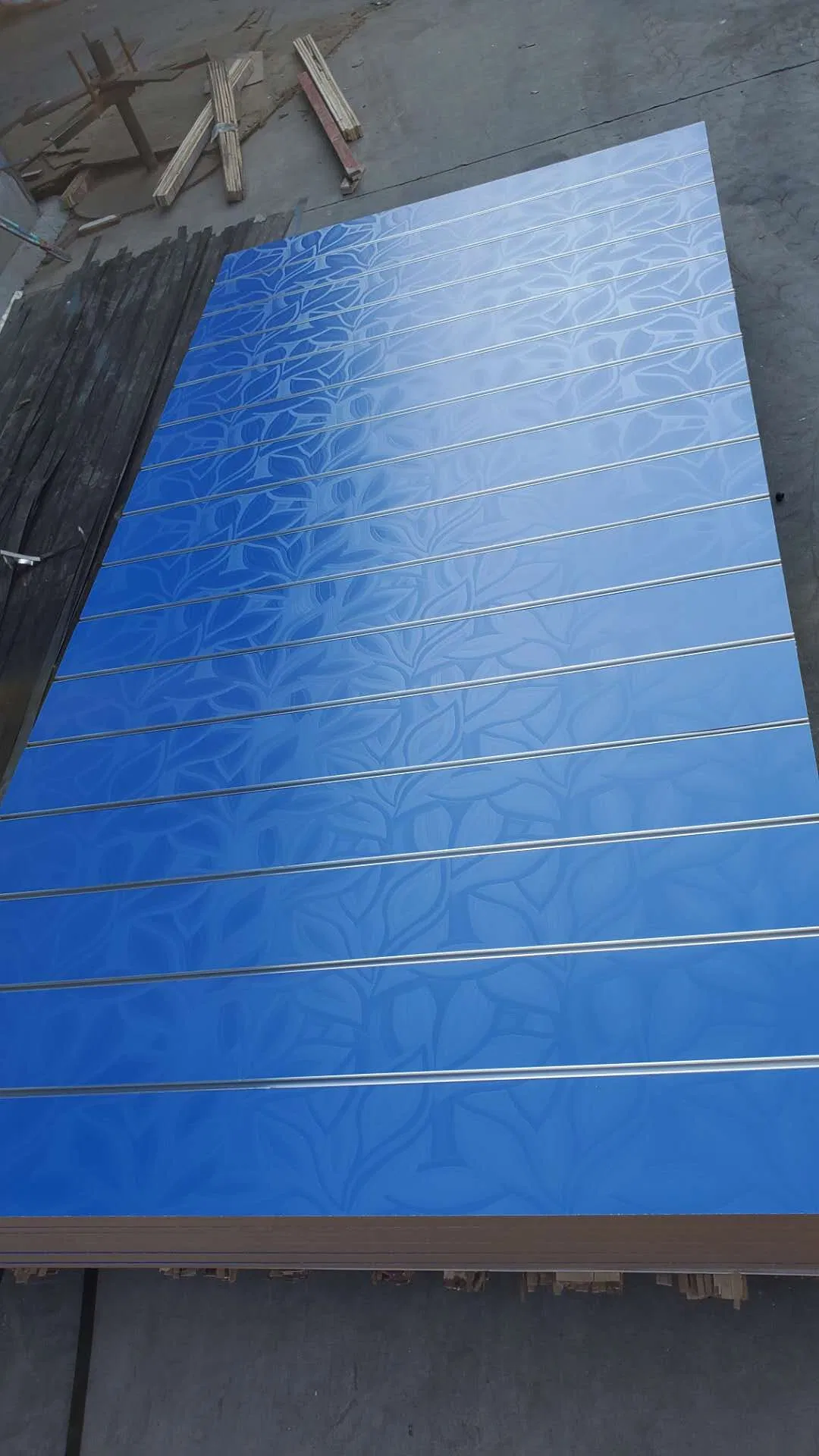 Decorative Grooved 15mm 17mm 18mm MDF Slot Board Slatwall Panels 1220X1220mm 1220X2440mm