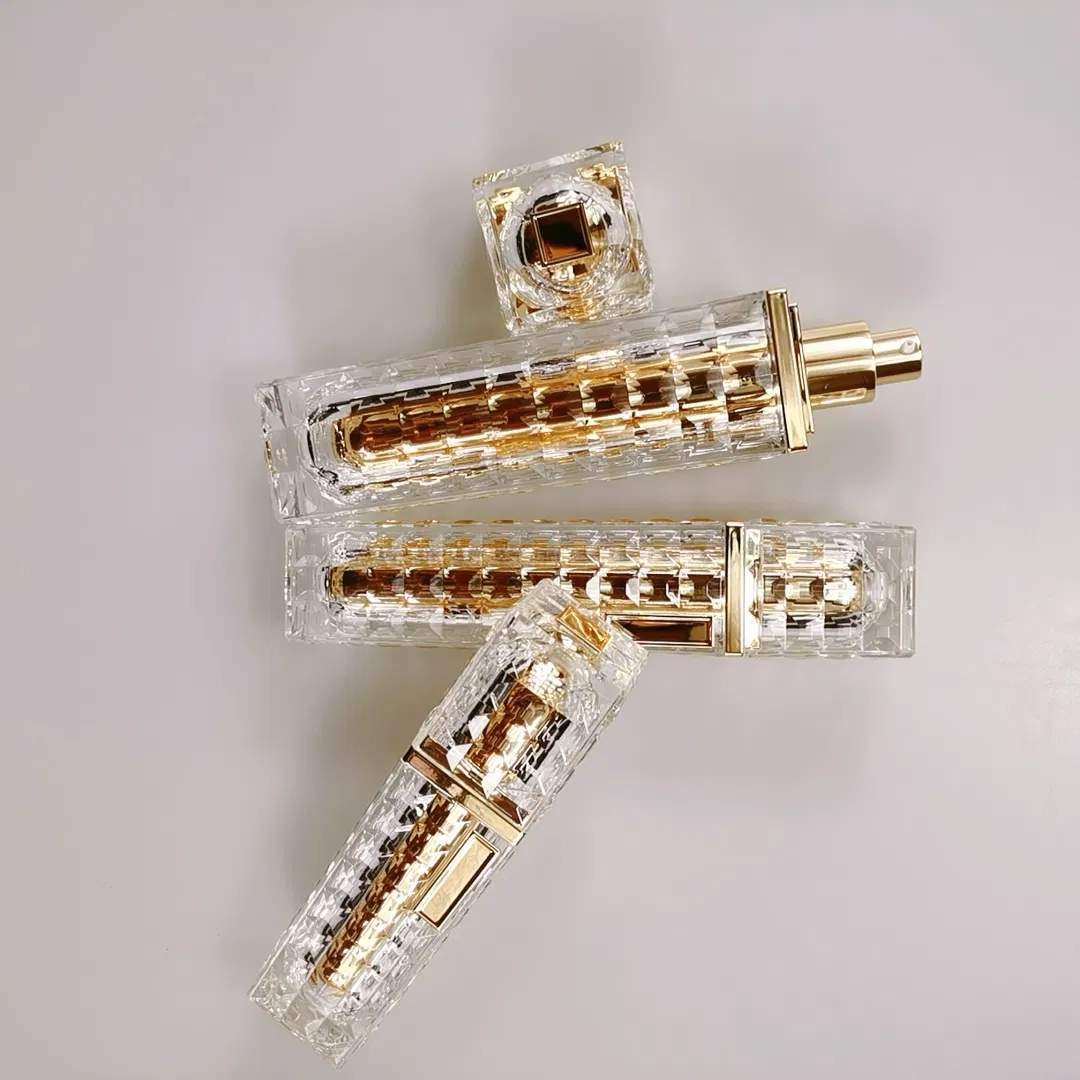 40ml 60ml 100ml Customized Sell Wellluxury Square Golden Cosmetic Acrylic Lotion Pump Bottle