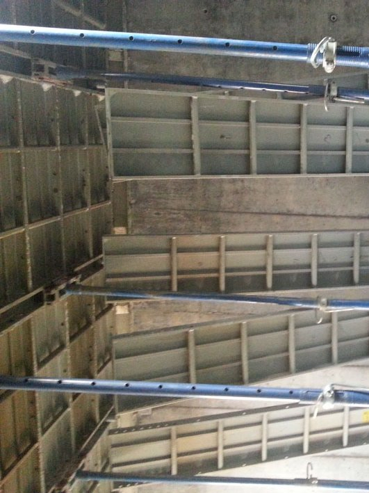 Versatile Floor Prop for Photography and Event Displays