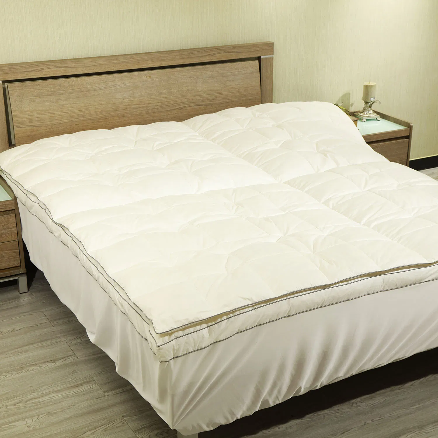 Super Warm Mattress with Double Layer Filled 90% White Duck Down Insert