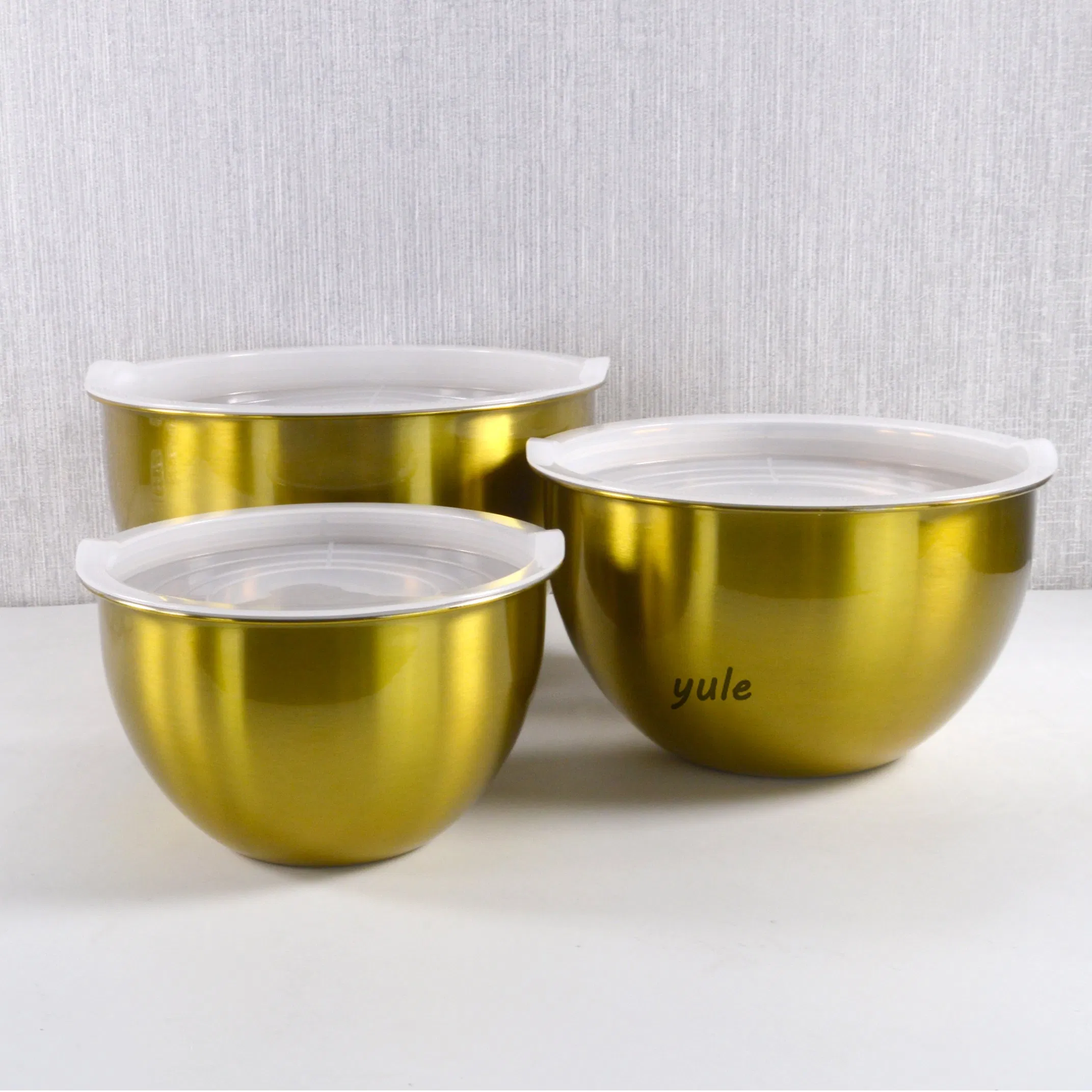 Light Gold Silicone Bottom Stainless Steel Mixing Bowl with Lid