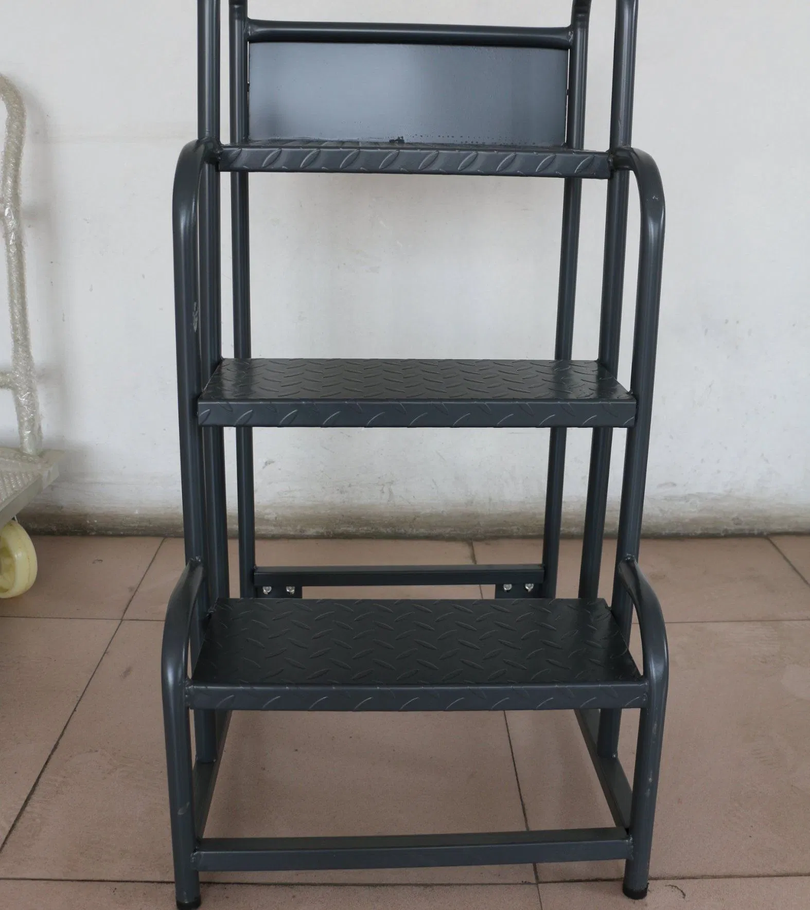 Premium Movable Steel Warehouse Step Ladder Cart, Steel Material, EU Certification