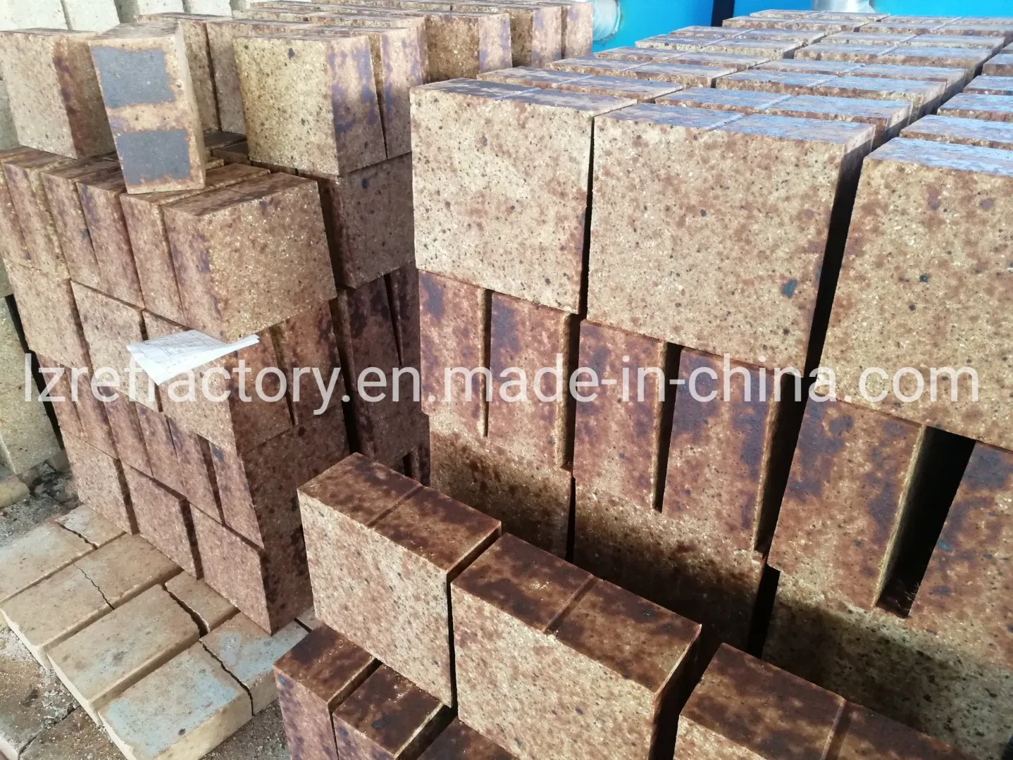 Огнеупорные кирпичи из муллитокремнезема с андалузитом