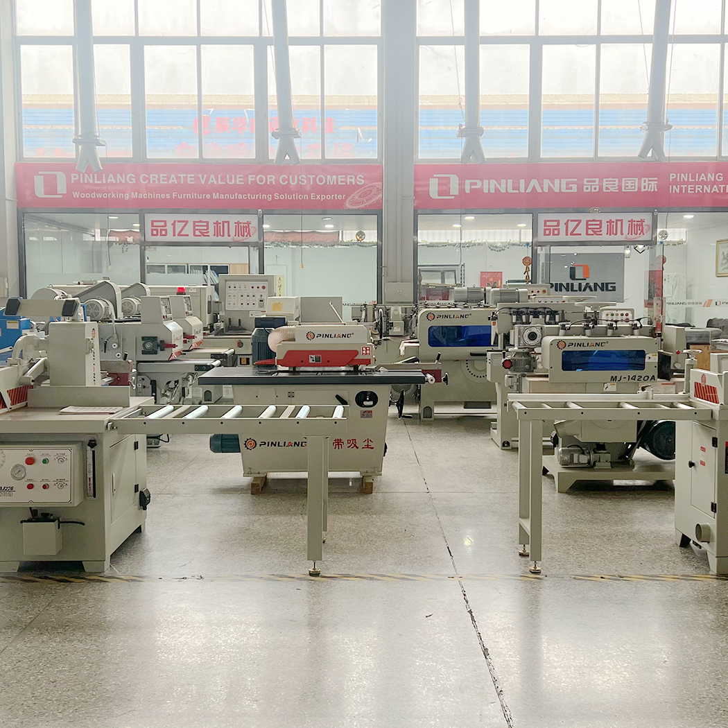 Ленточная пила по дереву горизонтальная автоматическая для панелей