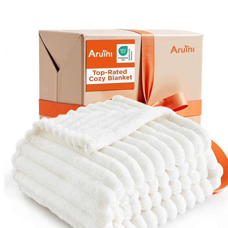 Low MOQ Customized Logo Name Text Branded Blankets Custom Blanket Bed Sofa Throw Custom Printed Blankets with Logo