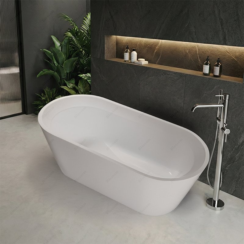 Durable Fiber Reinforced Acrylic Freestanding Bathtub with Anti Slip Bottom Used in Family Bathrooms