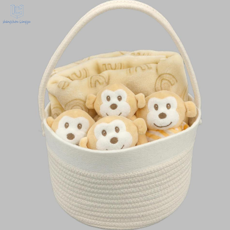 Wholesale Langyu Animal Basket with 4 Cute Fox Plush Toys & Blanket Set Baby with Sound/Bed Wrapped/Comforter/Rattle /Blanket