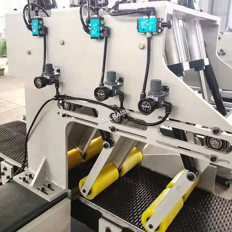 Ленточная пила по дереву