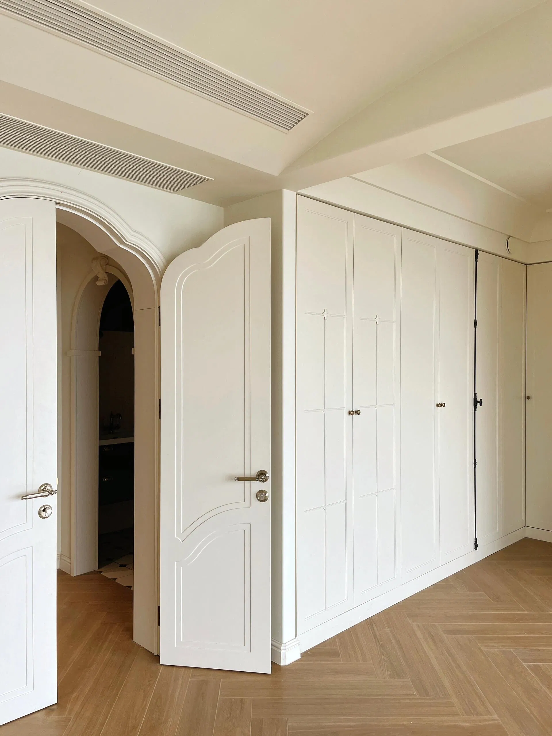 Modern Design Hotel Wood Door Painted Grade Finish 20 Minute Fire Rated Solid Core MDF Material Side Opening Fire Prevention