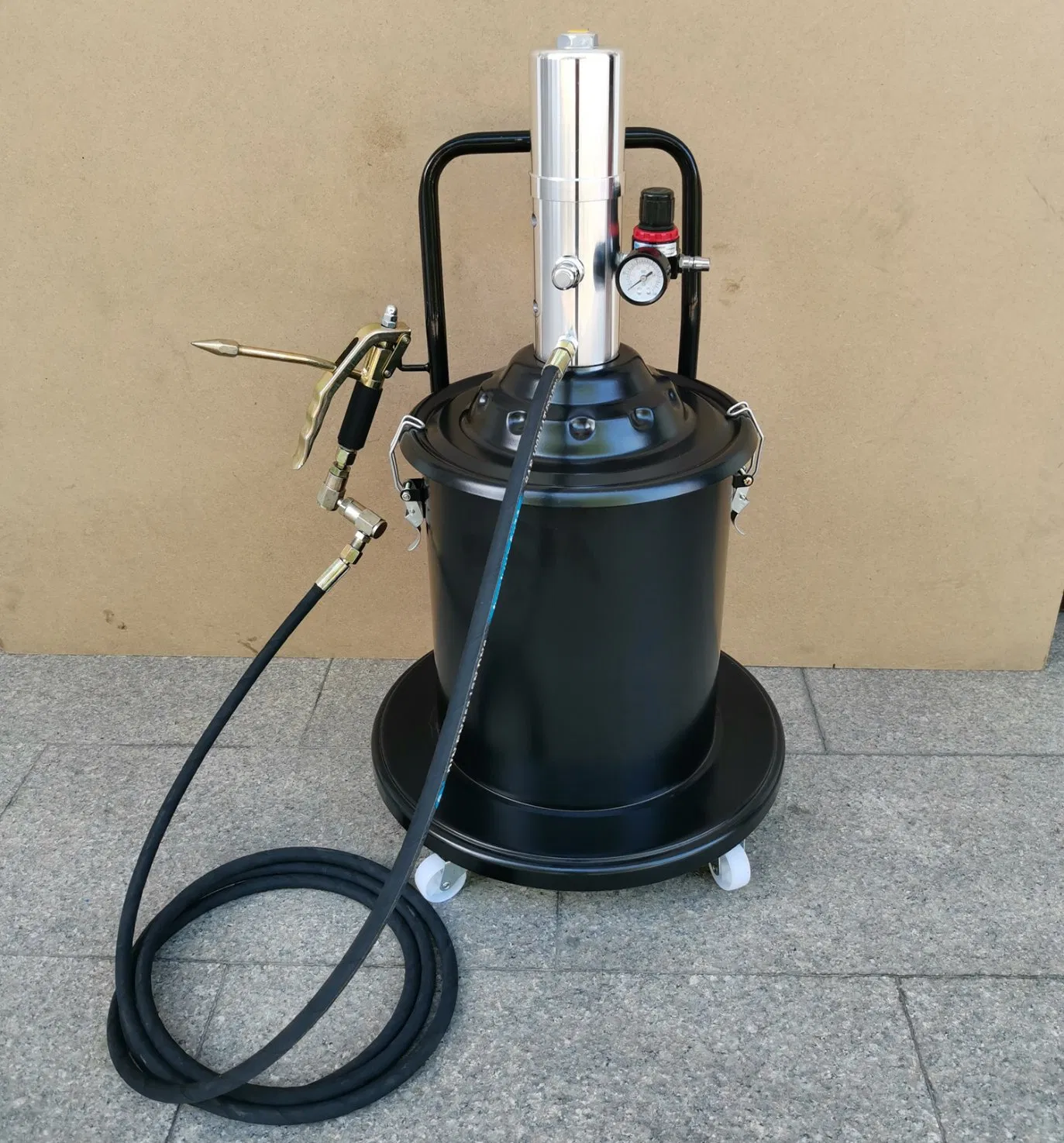 Пневматическая маслёнка для 20 кг кубета