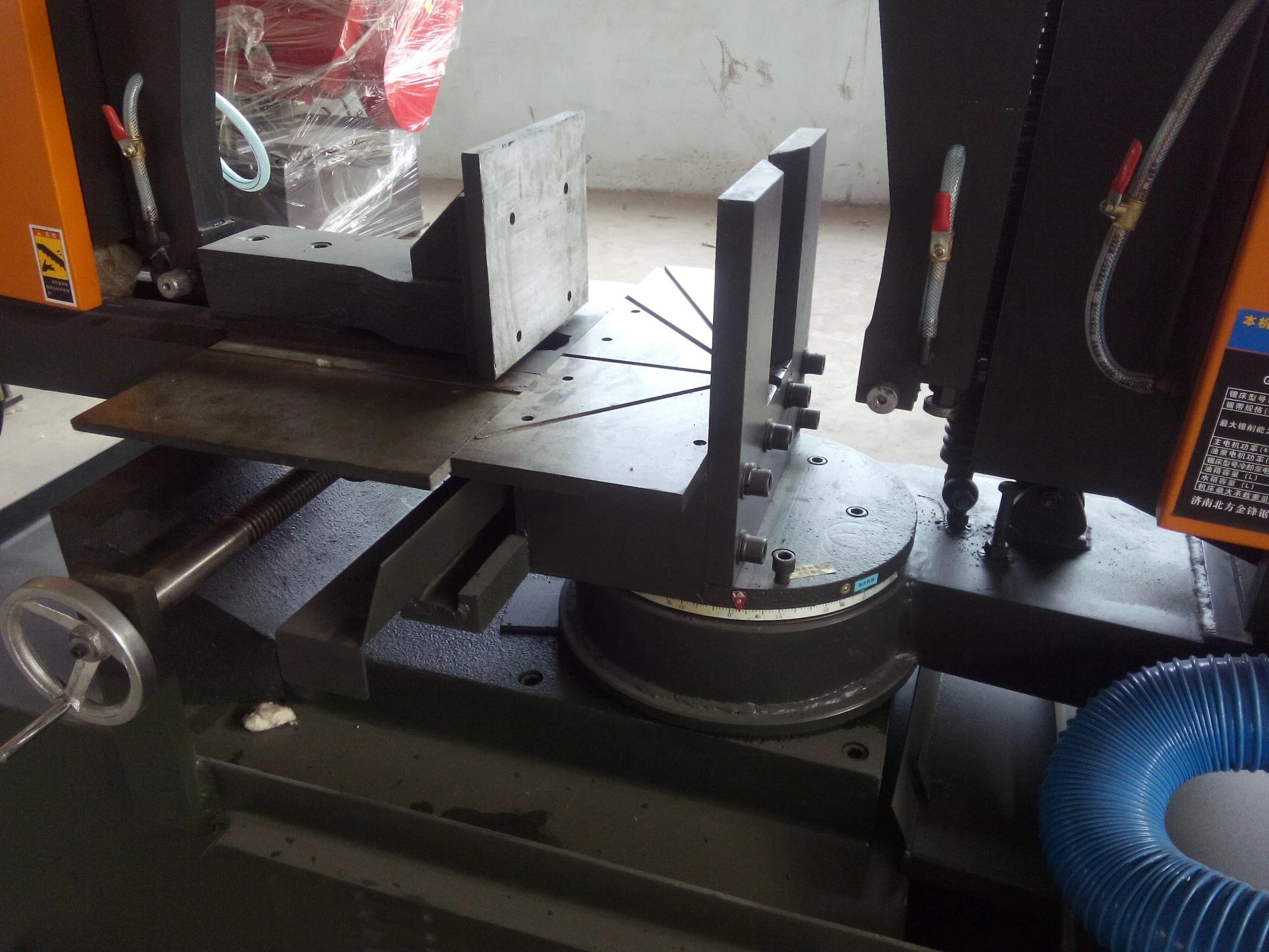 Станок ленточнопильный горизонтальный автоматический угловой резки по металлу