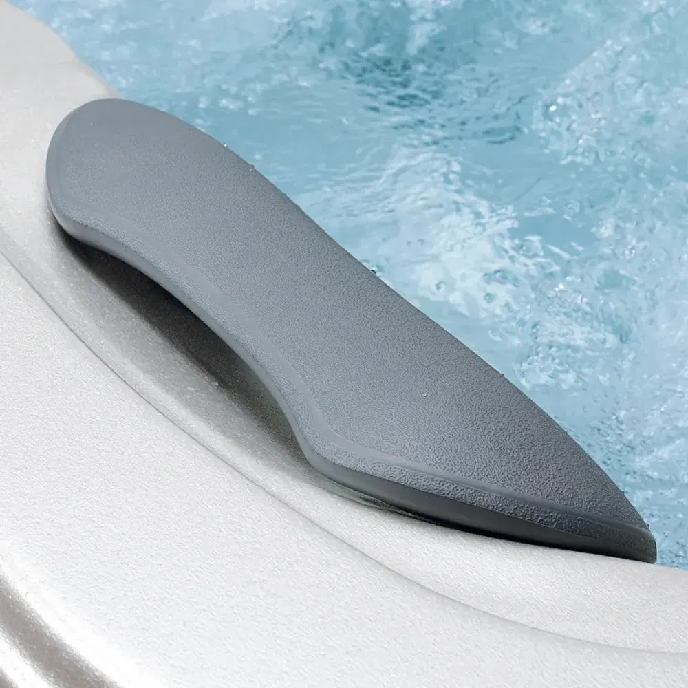 Роскошный СПА-бассейн для двоих с гидромассажем