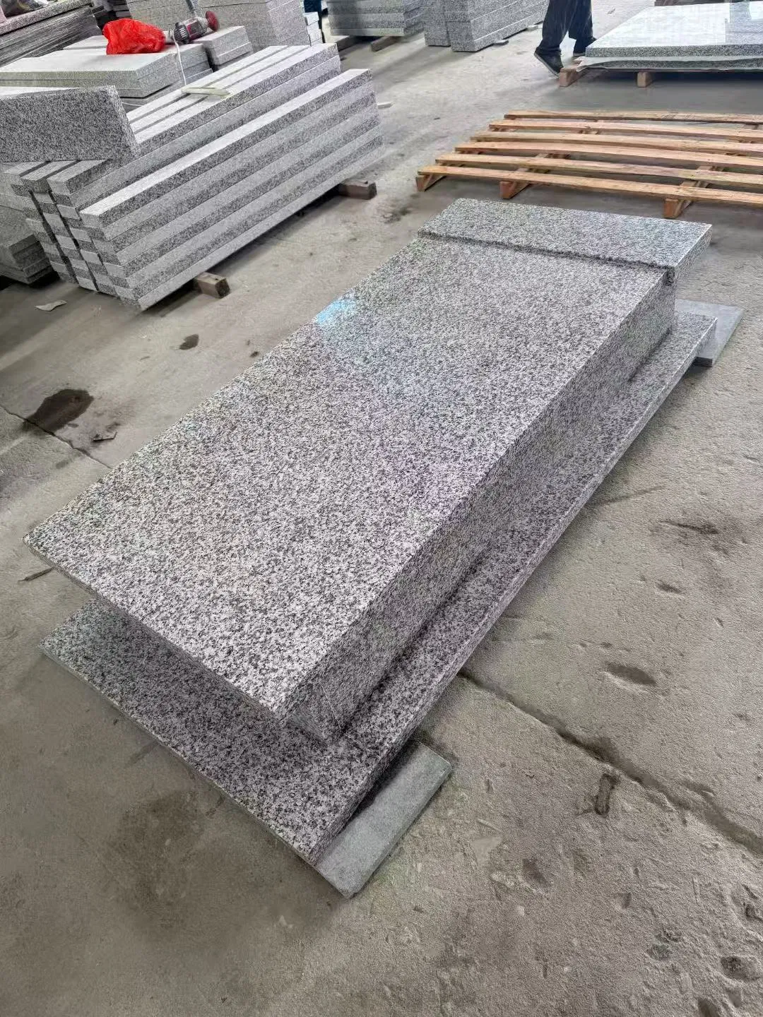 Jilin White Simple/Double Granite Tombstone with Wholesale Price