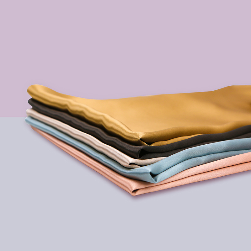 Glossy 100% Silk Pillowcase with Top Touch
