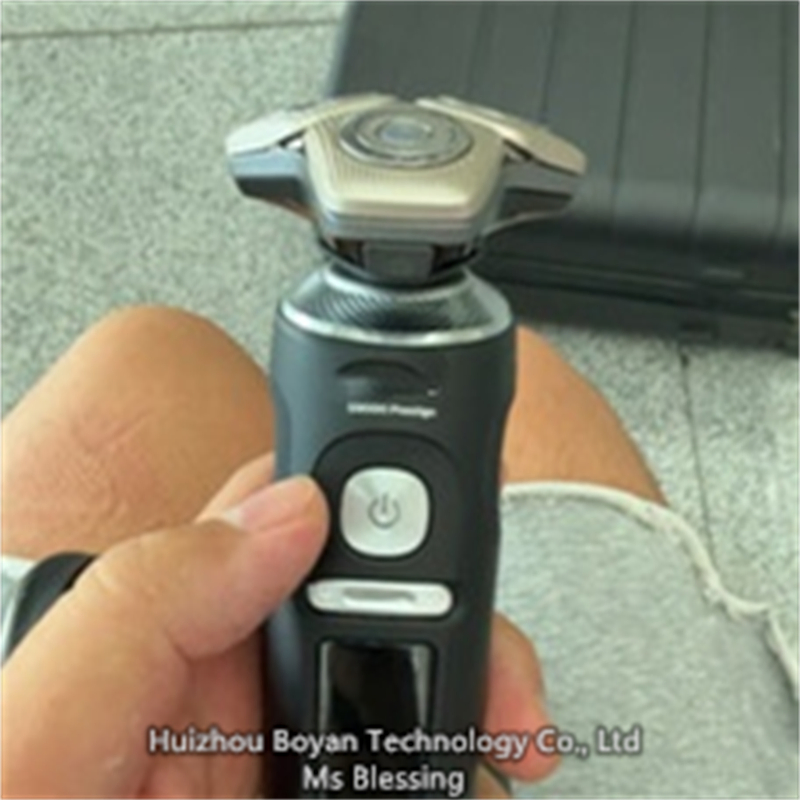 Phylips S9000 Prestige Shaver Offer Best Closeness and Skin Feel