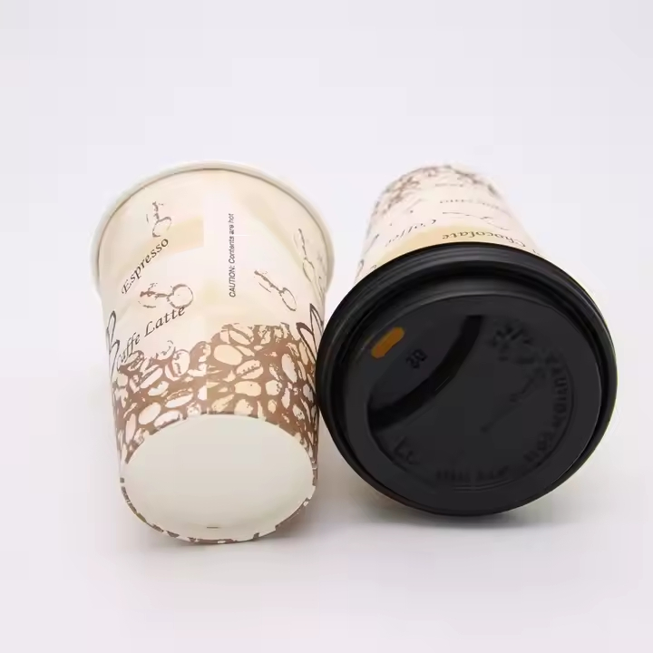 Бумажный стакан 24oz с крышкой и трубочкой