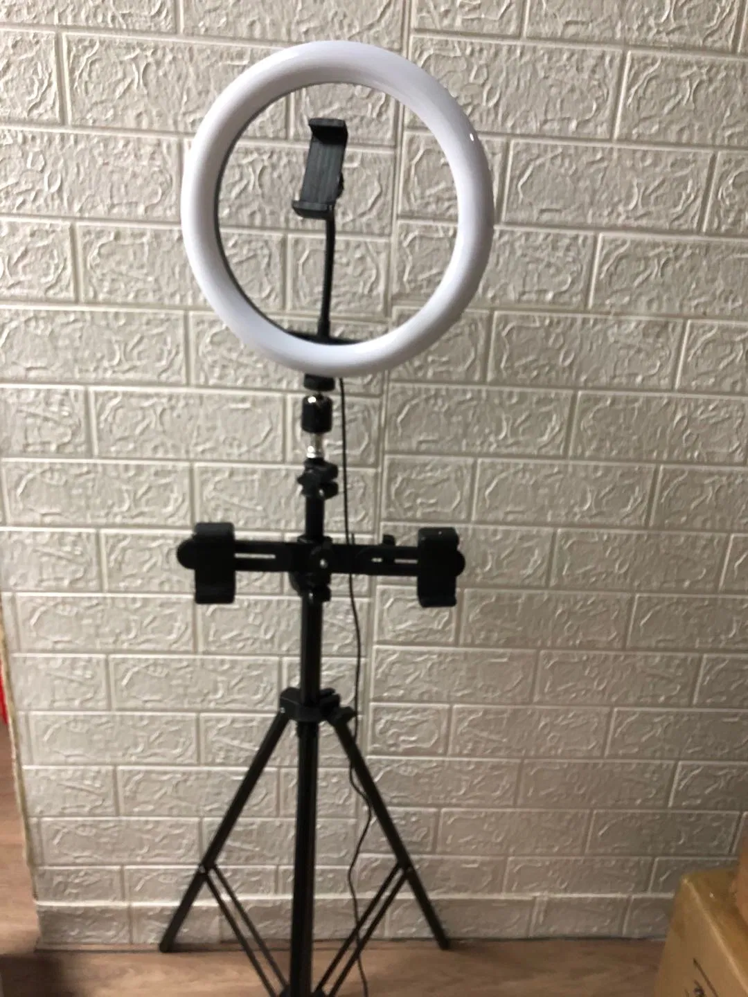 Подставка для телефона с подсветкой и пультом для селфи