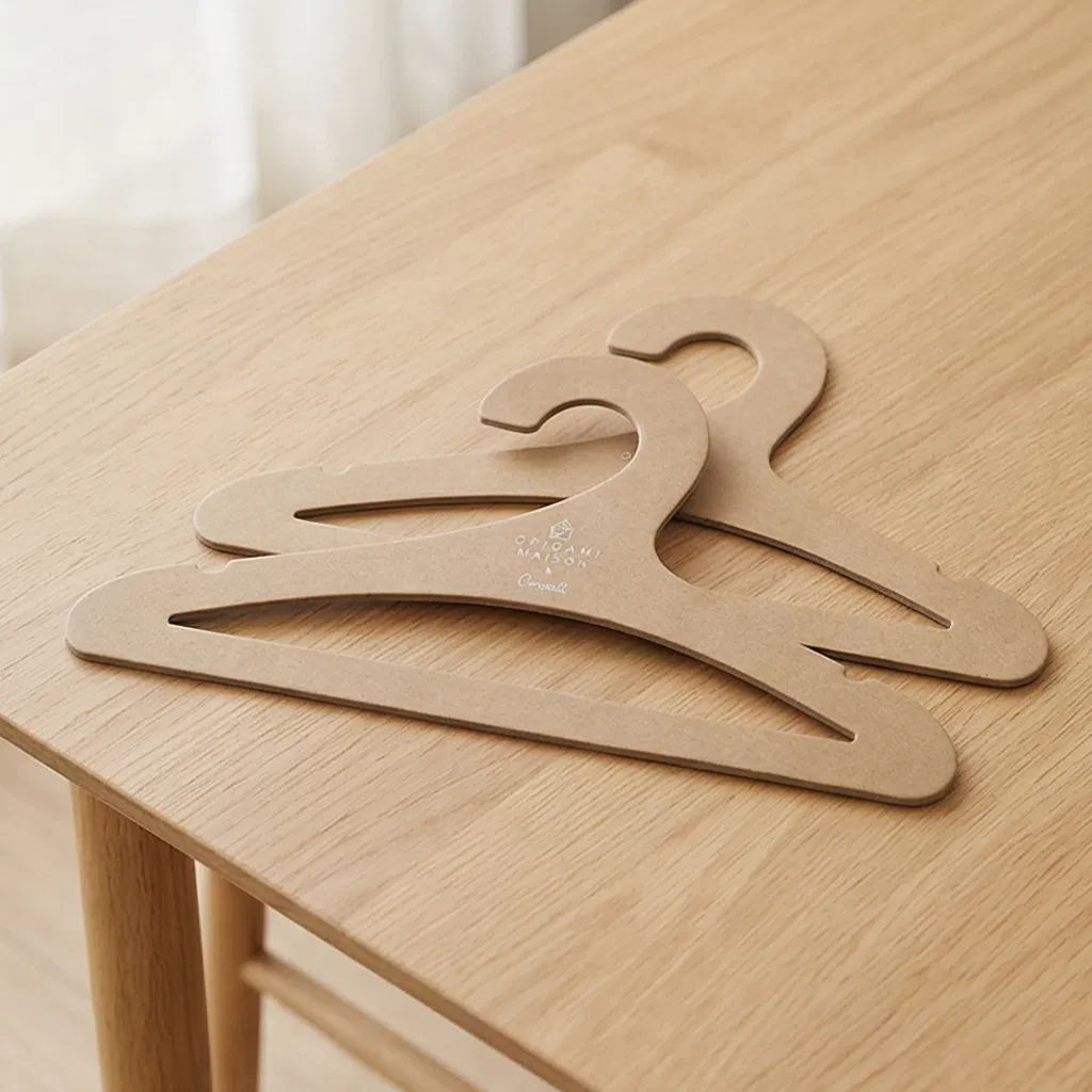 Экологичные бумажные вешалки для одежды