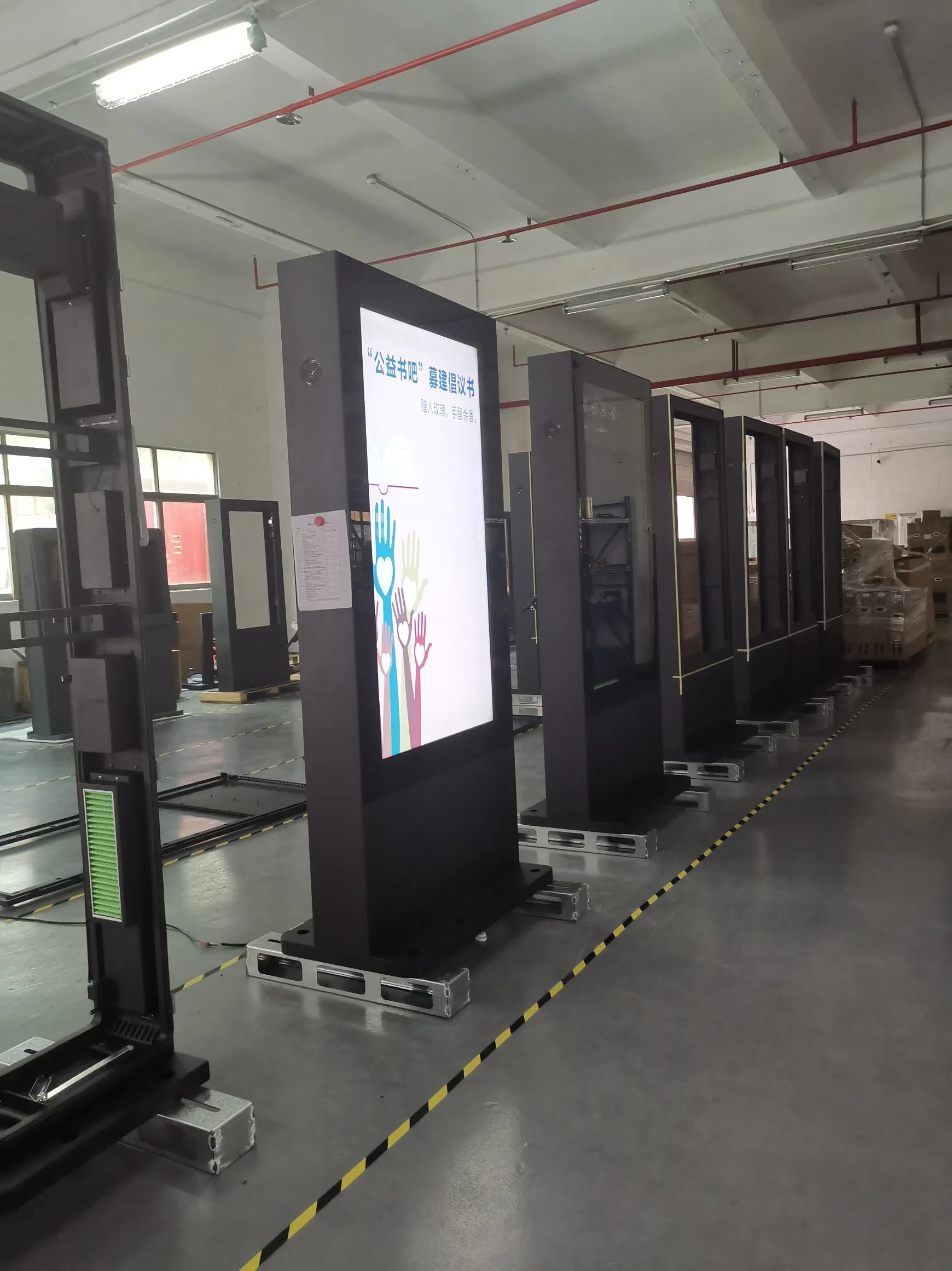 Уличный цифровой дисплей 65 дюймов, антивандальный, влагозащищенный