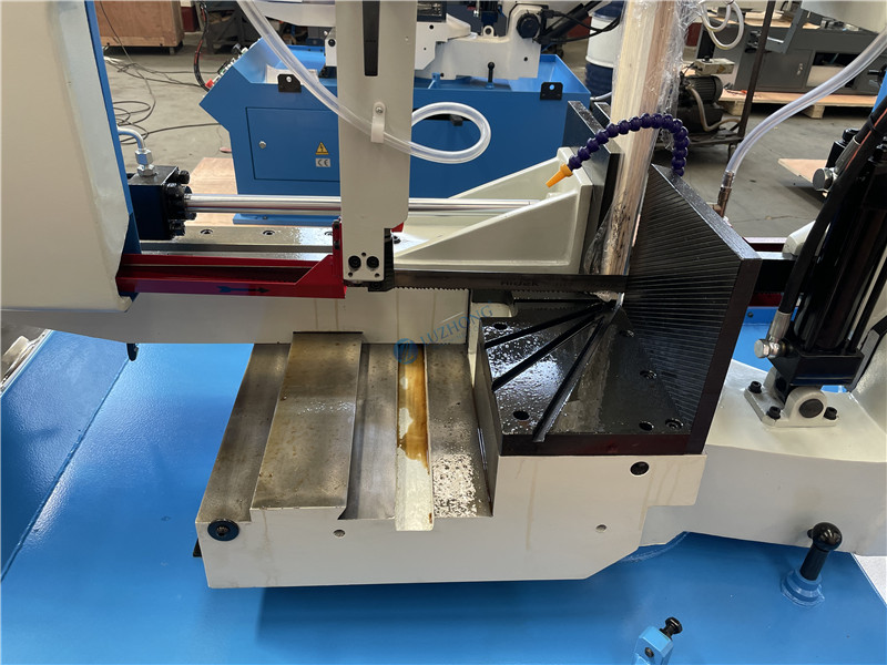 Ленточная пила по металлу BS-460G